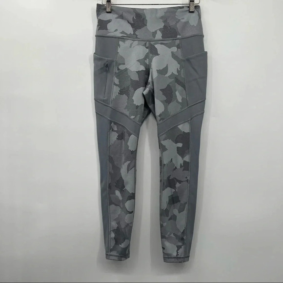 ATHLETA All In Gray 7/8 Camo Athletic Workout Leggings Size S - Picture 3 of 15